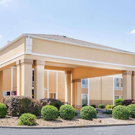 Super 8 By Wyndham Evansville North Stacer Екстер'єр фото