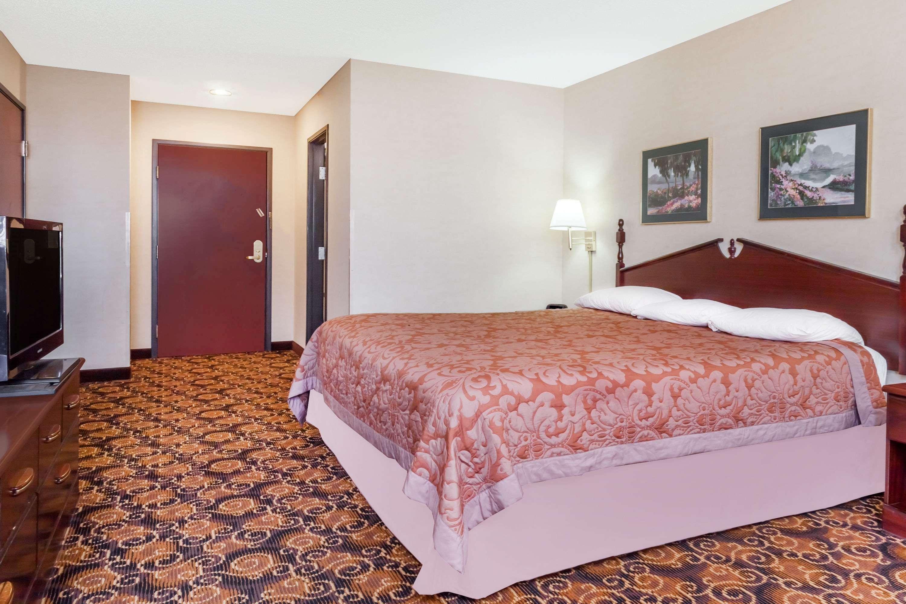 Super 8 By Wyndham Evansville North Stacer Екстер'єр фото