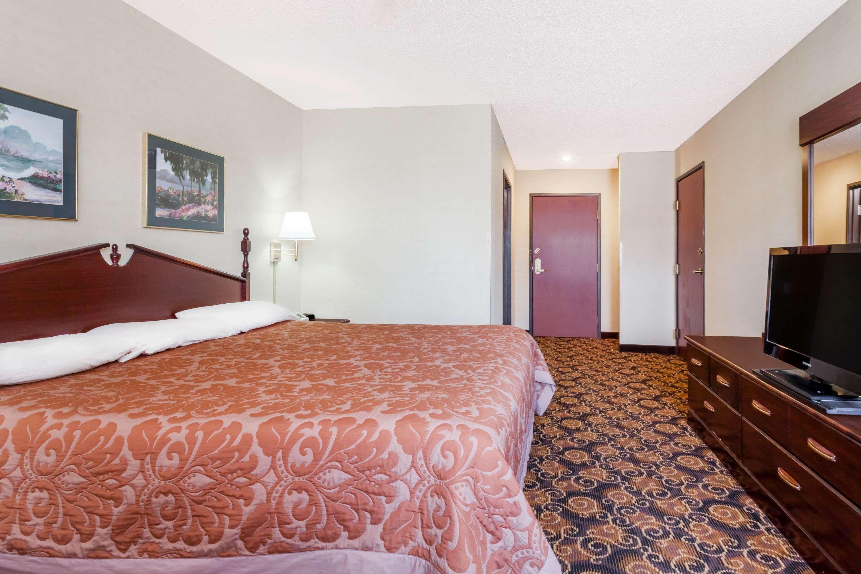 Super 8 By Wyndham Evansville North Stacer Екстер'єр фото