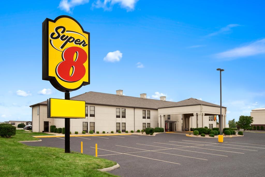 Super 8 By Wyndham Evansville North Stacer Екстер'єр фото