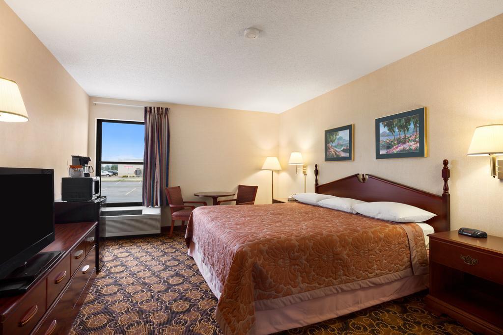 Super 8 By Wyndham Evansville North Stacer Екстер'єр фото